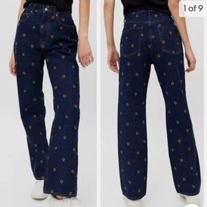 High waisted cowboy jean with horseshoes